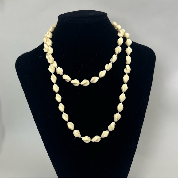VTG Sara Coventry Off White Lucite Beaded Necklace 1970s - Picture 1 of 6